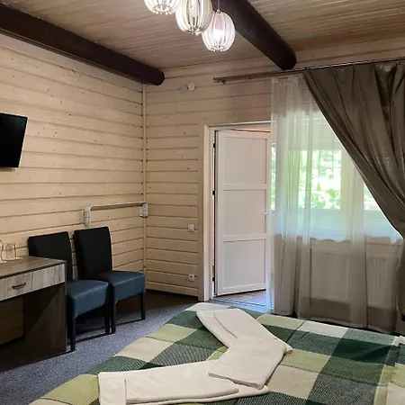 Отель на бе́резі