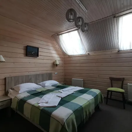 Hotel на бе́резі Kvasy