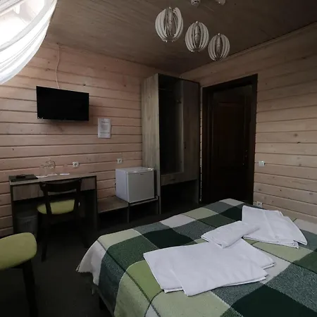 на бе́резі Hotel