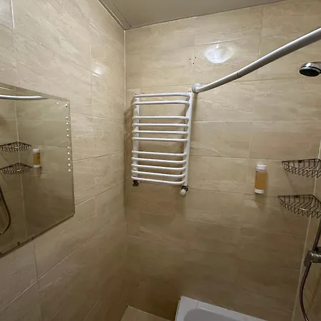 на бе́резі Hotel *