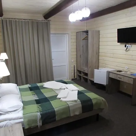 на бе́резі Hotel Kvasy