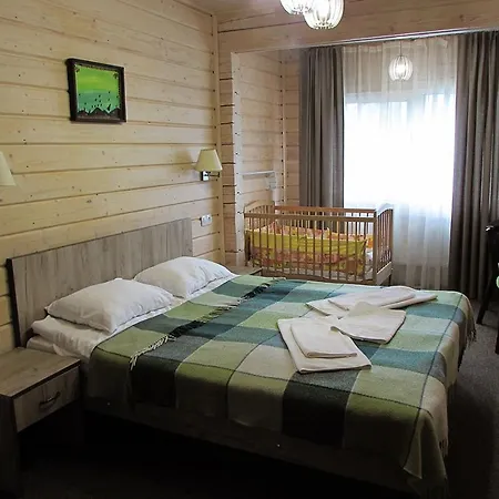 на бе́резі Hotel