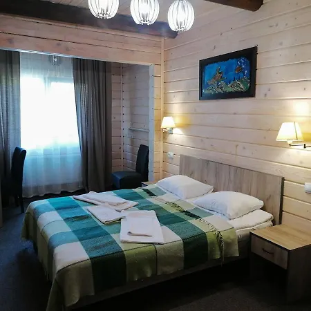 Hotel на бе́резі Kvasy