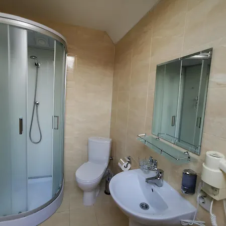 Hotel на бе́резі *