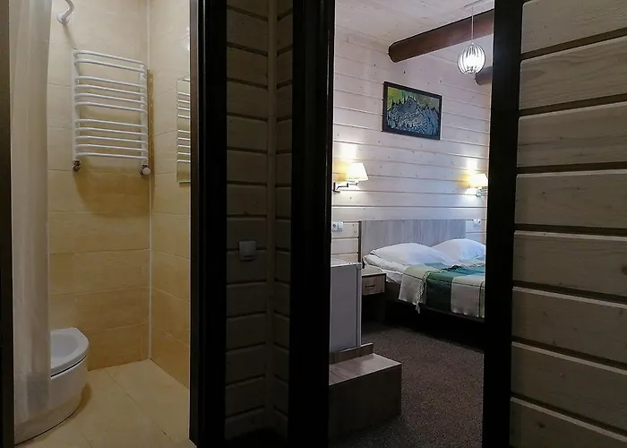 Otel на бе́резі *