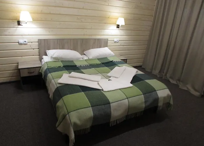 на бе́резі Otel
